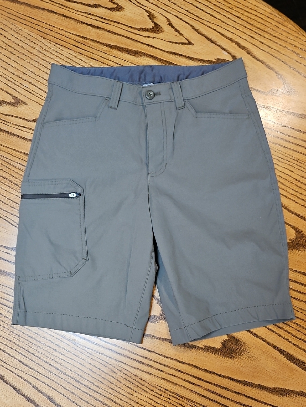 Eddie Bauer Green Gray Cargo Shorts 5 Pocket Mens Size 30
